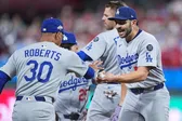 Snell brilla y el bullpen de Dodgers frena remontada de Filis