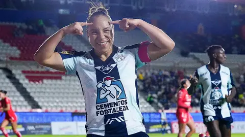 ¡Directo al Puskas! Golazo de Charlyn Corral en la goleada de Tuzas a Centellas