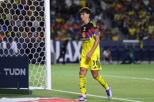 Igor Lichnovsky opina sobre jugar en el Akron: "me encanta cuando se queda en silencio"