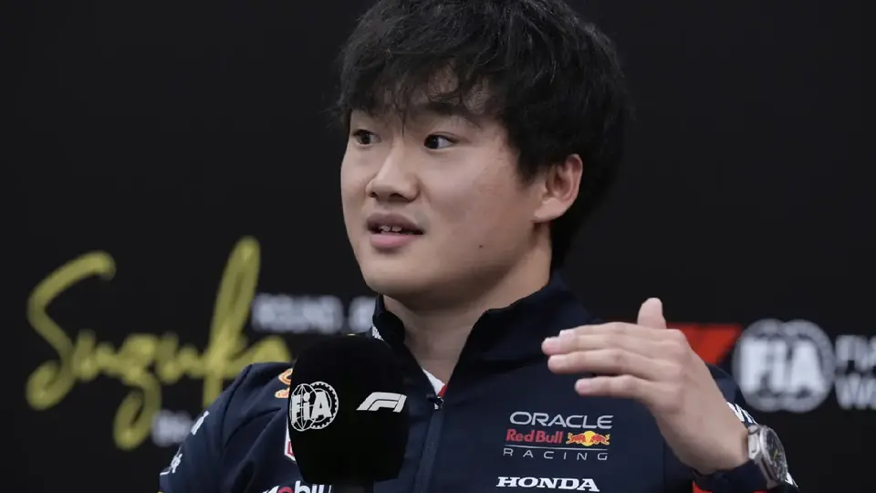 Helmut Marko da fecha límite para conocer el futuro de Yuki Tsunoda en Red Bull