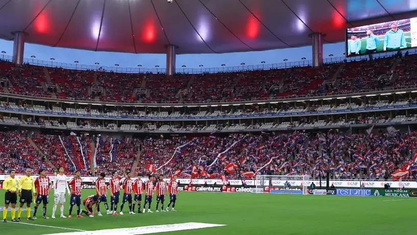 Chivas se reúne con familia del afectado por violencia; piden levantar denuncia