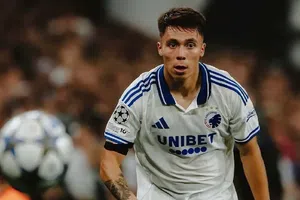 Alejandro Grimaldo elogia a Rodrigo Huescas tras su debut en Champions League: 'Es buen jugador'