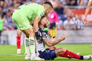 "Ramón Juárez y Hugo González le acabaron la carrera": Afición se burla de Sergio Ramos tras ser exhibido en Liga MX