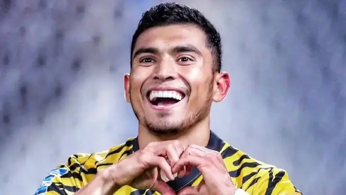 Orbelín Pineda y AEK Atenas eliminan a César Huerta y Anderlecht de Conference League