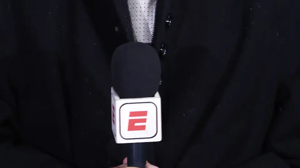 Querido alumno de José Ramón Fernández se olvida de ESPN y aparece en TUDN