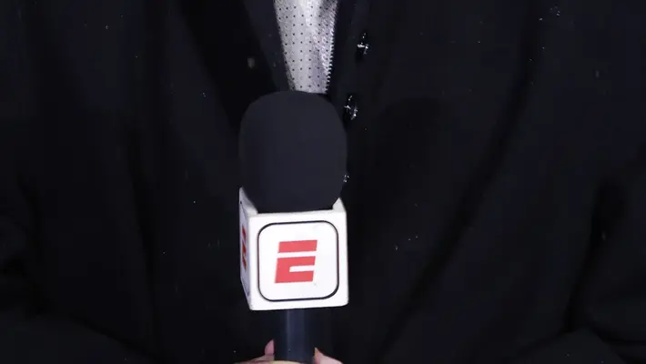 Querido alumno de José Ramón Fernández se olvida de ESPN y aparece en TUDN