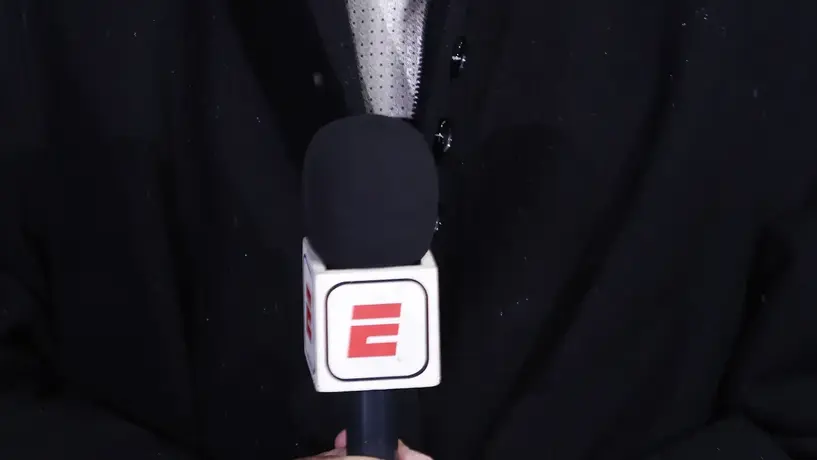 Querido alumno de José Ramón Fernández se olvida de ESPN y aparece en TUDN