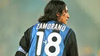 La historia detrás del 1+8 en el jersey de Iván Zamorano con el Inter de Milán