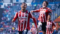 Chivas vence al Puebla con golazo incluido del Cotorro González