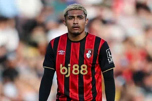 ¿Regresa a España? Rumores colocan a Julián Araujo en Sevilla