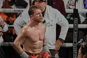 Canelo Álvarez abre la puerta a enfrentarse a David Benavidez