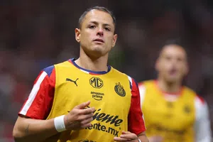 En medio de crisis de Chivas, 'Chicharito' Hernández promete dar "cursos de funadas"