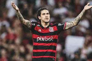 Flamengo, con golazo y hat-trick de Pedro incluido, logra goleada histórica ante Vitoria