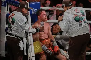 Canelo y TV Azteca pelearon por llevar la pelea vs Crawford a México, pero fracasaron