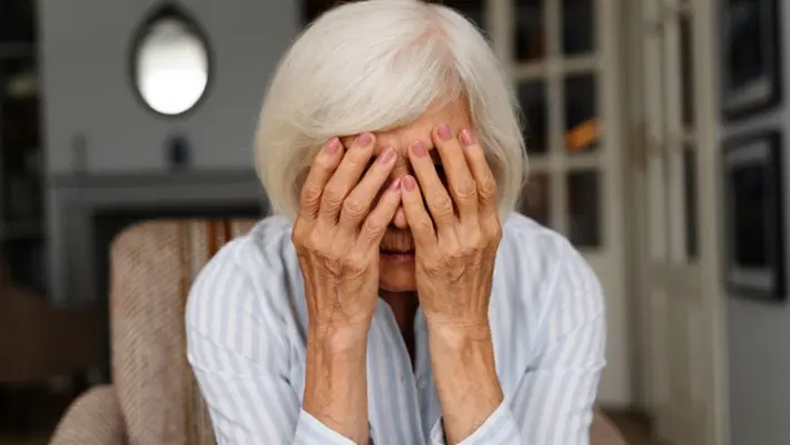 Las 6 estafas más comunes contra adultos mayores, según Profeco