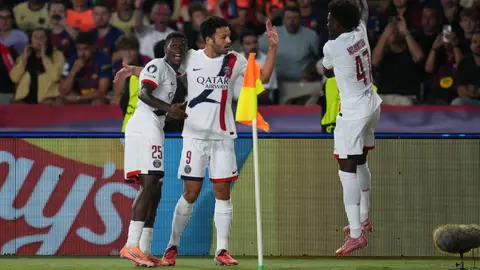 PSG se impone al Barcelona en la Champions League con gol agónico