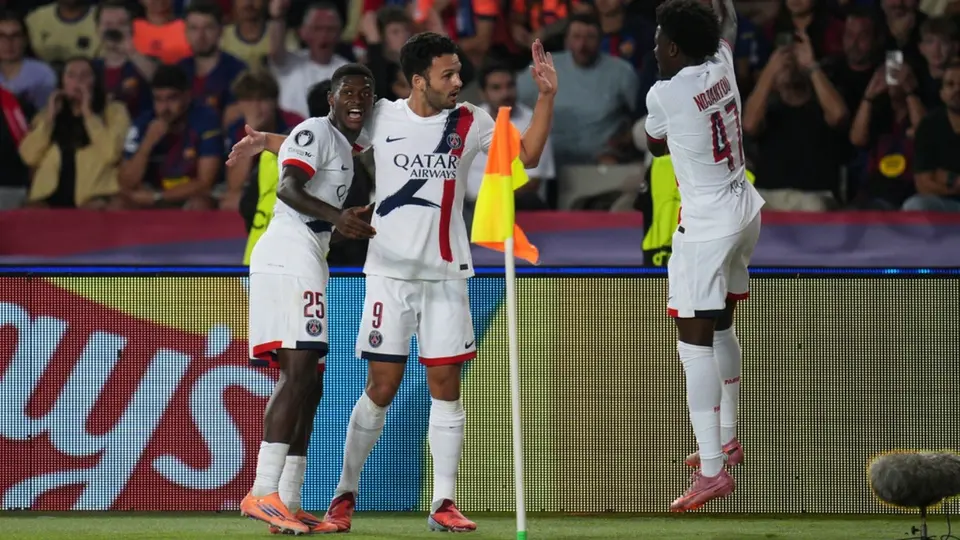 PSG se impone al Barcelona en la Champions League con gol agónico