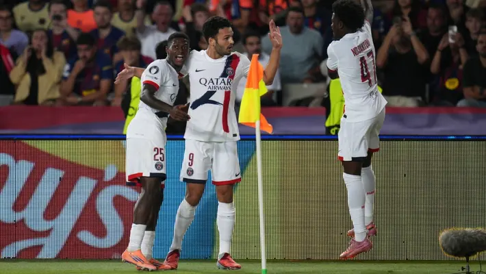 PSG se impone al Barcelona en la Champions League con gol agónico