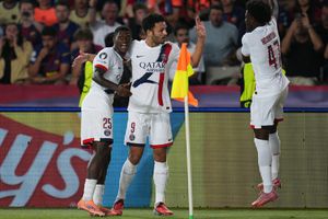 PSG se impone al Barcelona en la Champions League con gol agónico