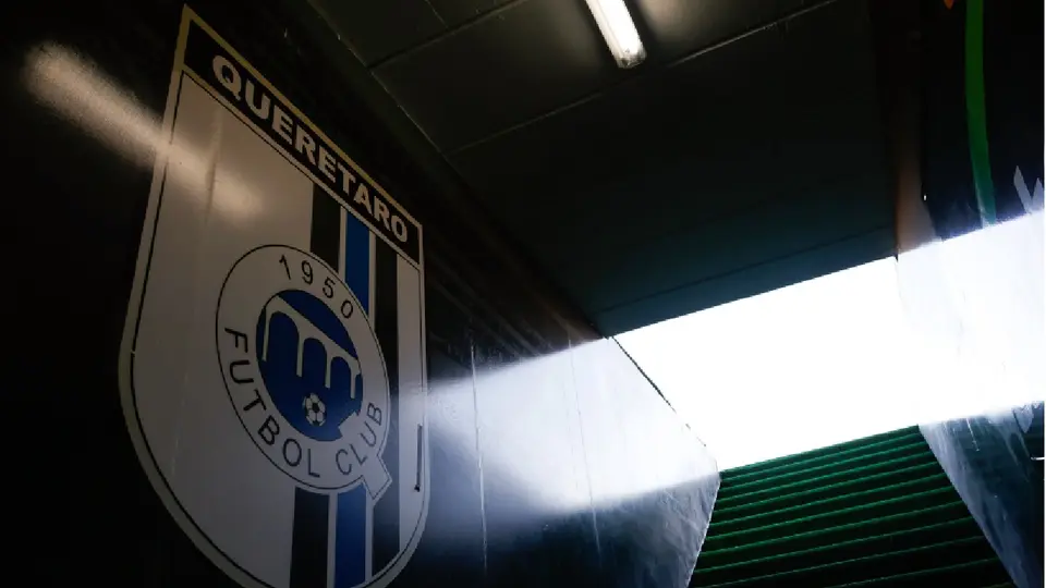 Escudo de Querétaro en el túnel del Estadio Corregidora | IMAGO7