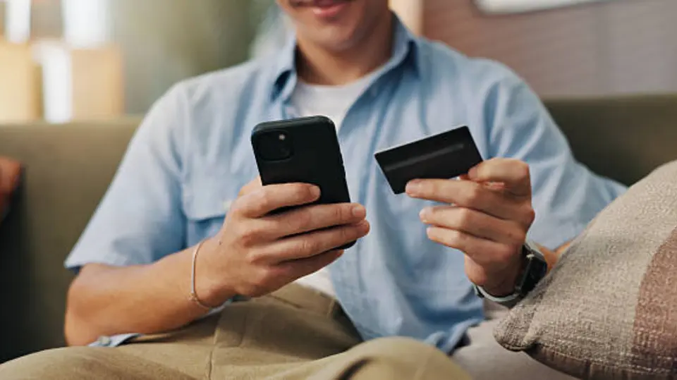 Las transferencias electrónicas podrían ser más sencillas. / iStock