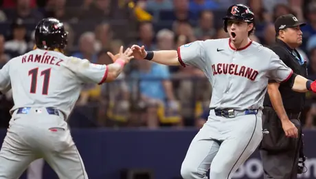 Guardians vencen 7-3 a Tampa Bay y pegan primero en la Serie de Campeonato de la Liga Americana