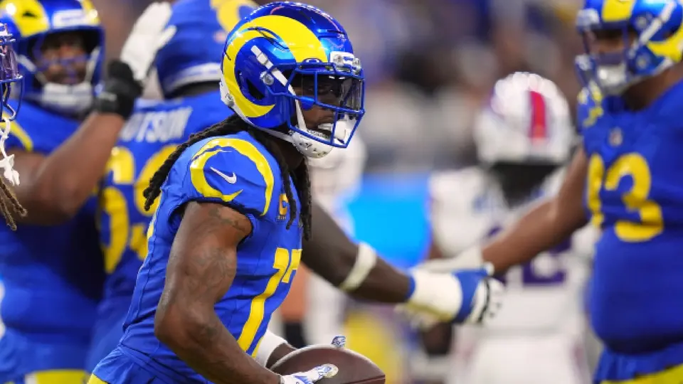 Devante Adams, jugador de los Rams, en el juego de MNF ante los Bills | AP