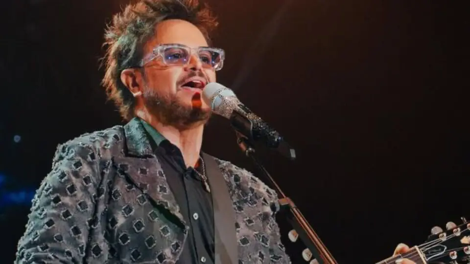 El cantante compartió en redes sociales un documento médico en el que se menciona un diagnóstico de trastorno psicótico no especificado / Redes Sociales