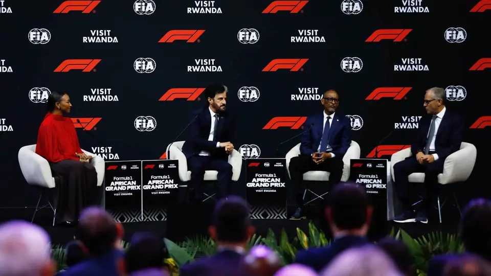 El presidente de la FIA, Mohammed Ben Sulayem, y autoridades de Ruanda en la presentación del Gran Premio de África | X: @F1