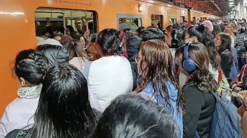 Los usuarios se quejaron por fallas en el servicio en 'horarios pico' / Especial