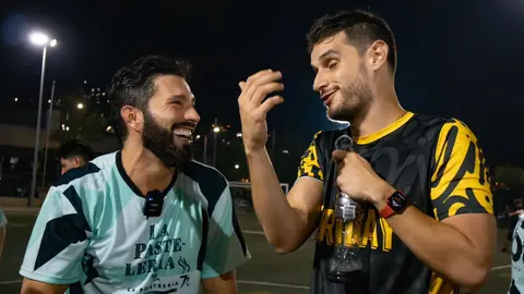 Hubo un tiempo en que los dos influencers era amigos y compartían sus contenidos / FB: @PDenigrisOficiaal