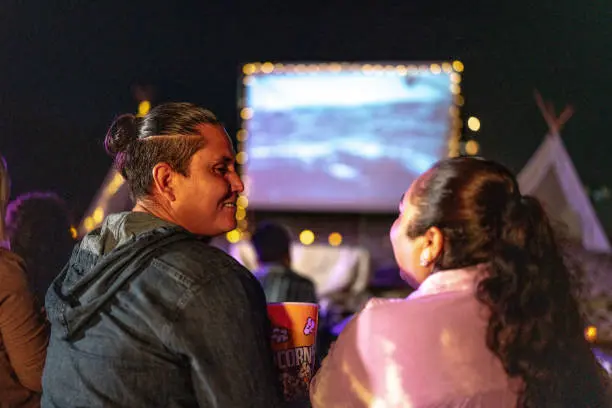 La iniciativa reconoce que el mundo audiovisual ya no vive solo en las salas de cine. / iStock