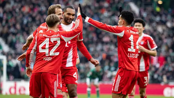 Bayern Múnich goleó al Werder Bremen y se aleja del Dortmund en la Bundesliga