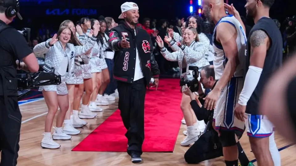 Mookie Betts en el juego de estrellas de la NBA | AP