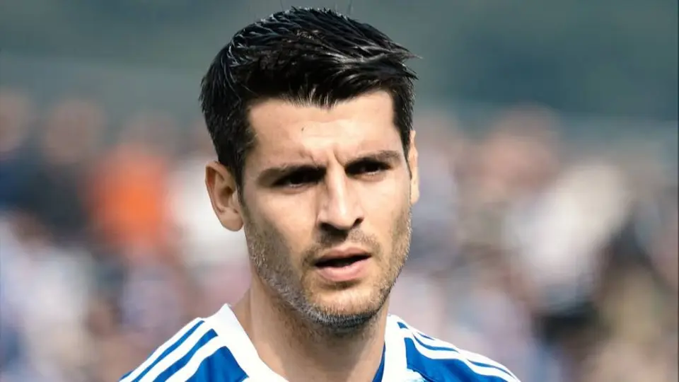 Morata generó la molestia de su entrenador, Cesc Fábregas | IG: @alvaromorata