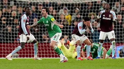 Sandro Tonali festeja anotación en FA Cup durante el Aston Villa vs Newcastle | AP