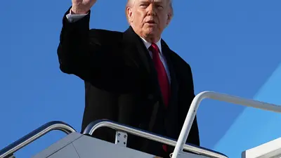 Trump otorga indultos a figuras históricas del futbol americano