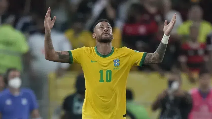 Neymar, durante uno de los últimos partidos que tuvo con Brasil | AP