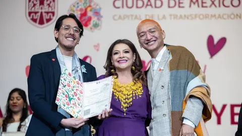 La Jefa de Gobierno, Clara Brugada, estuvo al frente de la boda masiva en el Auditorio Nacional / FB: @ClaraBrugadaM