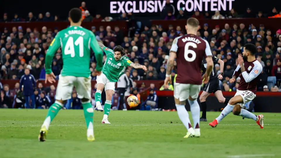 Tonali en acción ante Aston Villa | AP