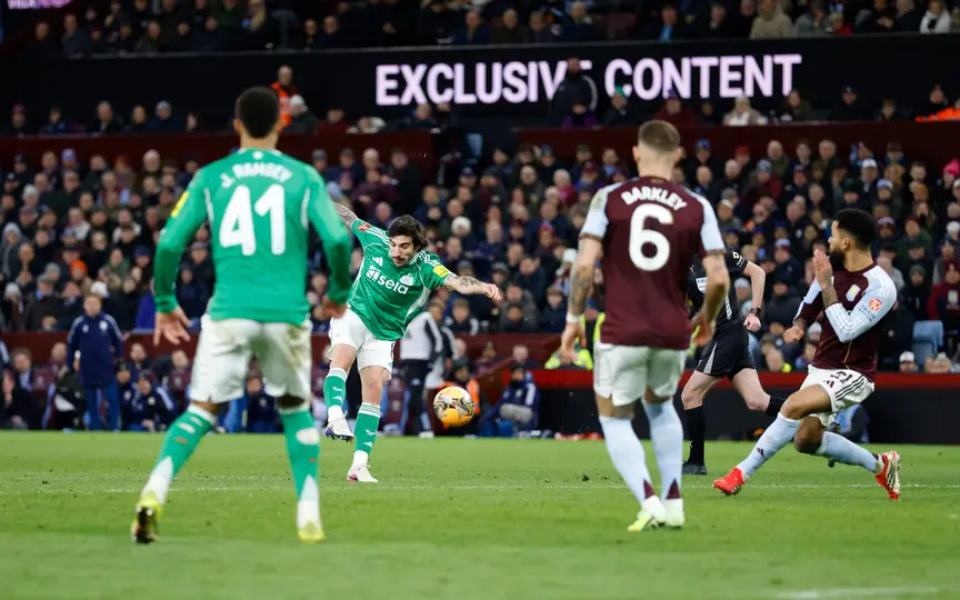 Tonali en acción ante Aston Villa | AP