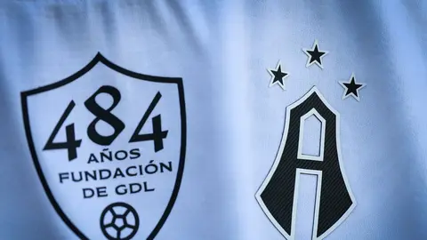 Atlas lanza jersey conmemorativo previo a duelo ante Pachuca