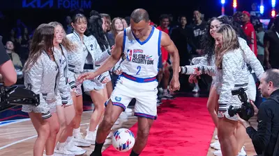 Cafú se roba los reflectores en el Juego de las Estrellas de la NBA