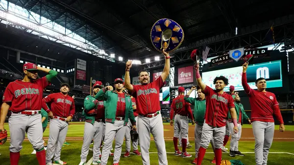‘Todos hablan de futbol’: Benjamín Gil ‘arremete’ contra afición y pide reflectores al Tri del Clásico Mundial de Beisbol