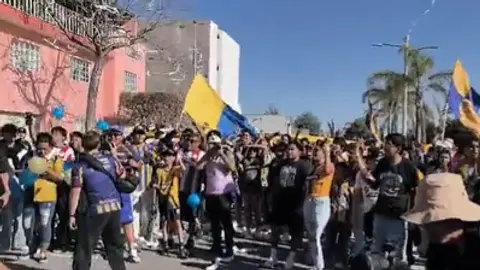 Aficionados del San Luis en la previa del duelo ante Querétaro en la J6 del CL2026 l CAPTURA