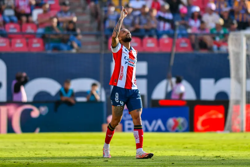 Joao Pedro tras anotarle gol a Pachuca I IMAGO7