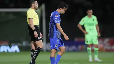 Iker Fimbres critica al arbitraje y sale en muletas tras el Juárez vs Rayados