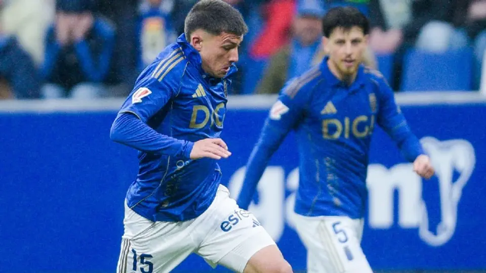 Thiago Cruz en el duelo ante Valencia de LaLiga I @RealOviedo