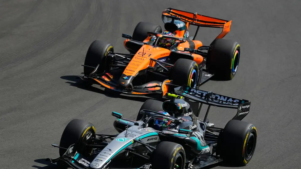 Mercedes y McLanre en el GP de China | AP