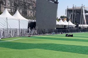 Zócalo de la CDMX presenta desniveles marcados previo a la Megaclase de Futbol